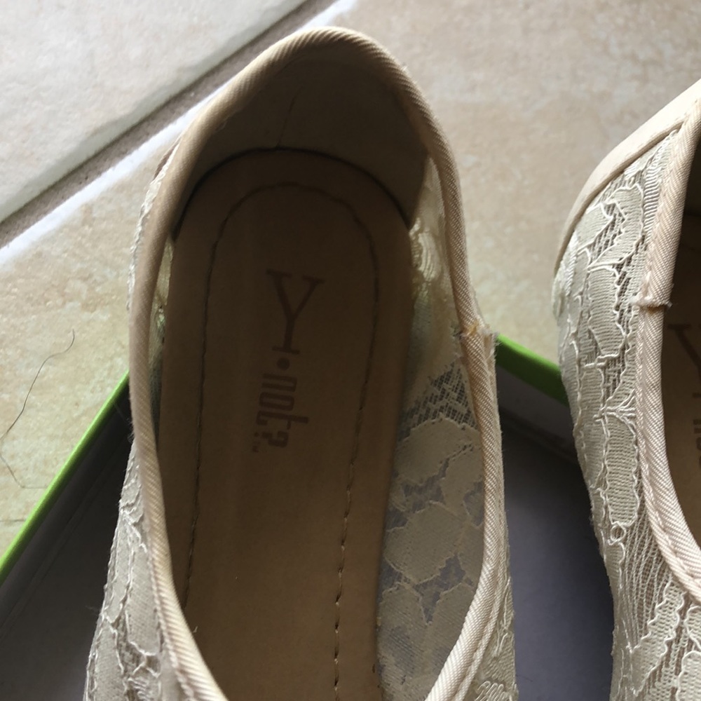 Lace Flats with Ribbon - Picture 2 of 4